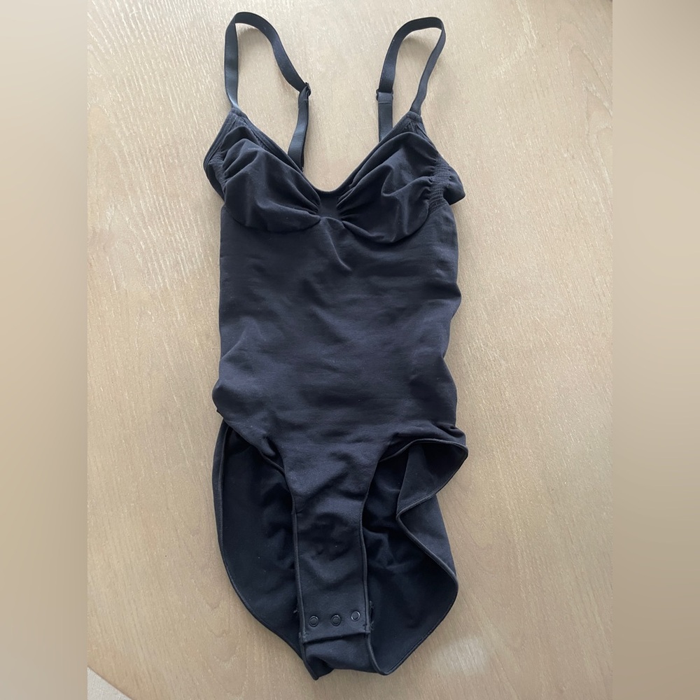 SKIMS Small Seamless Sculpt Brief Bodysuit in Onyx